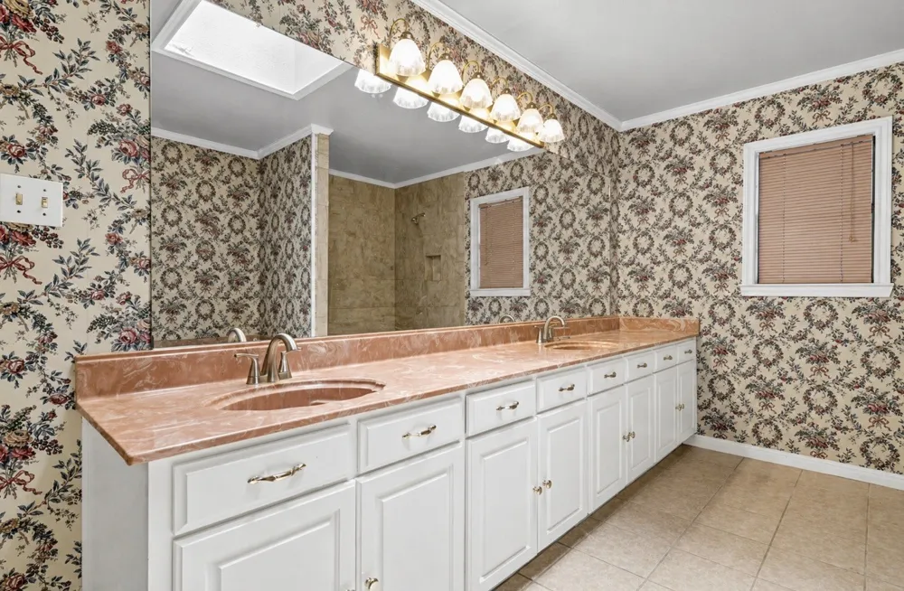 1692 W Tate Street Robinson, TX 76706