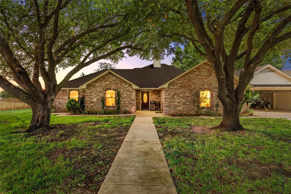 1692 W Tate Street Robinson, TX 76706
