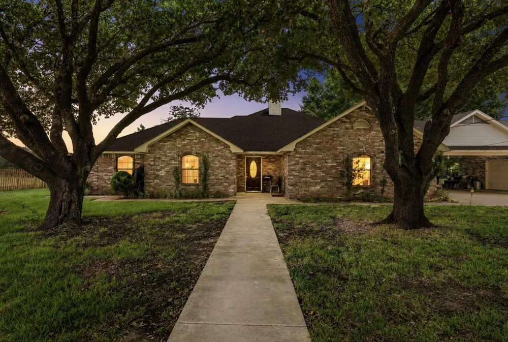 1692 W Tate Street Robinson, TX 76706