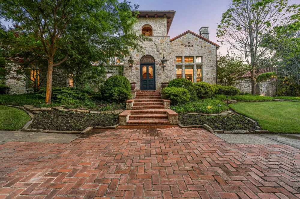 545 W Highland Street Southlake, TX 76092