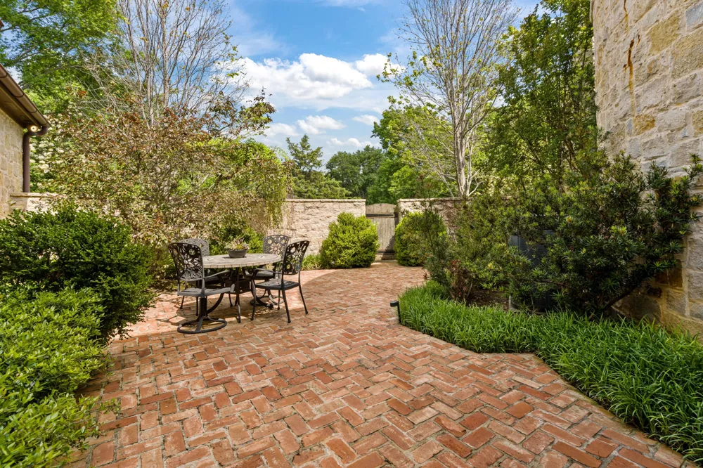 545 W Highland Street Southlake, TX 76092