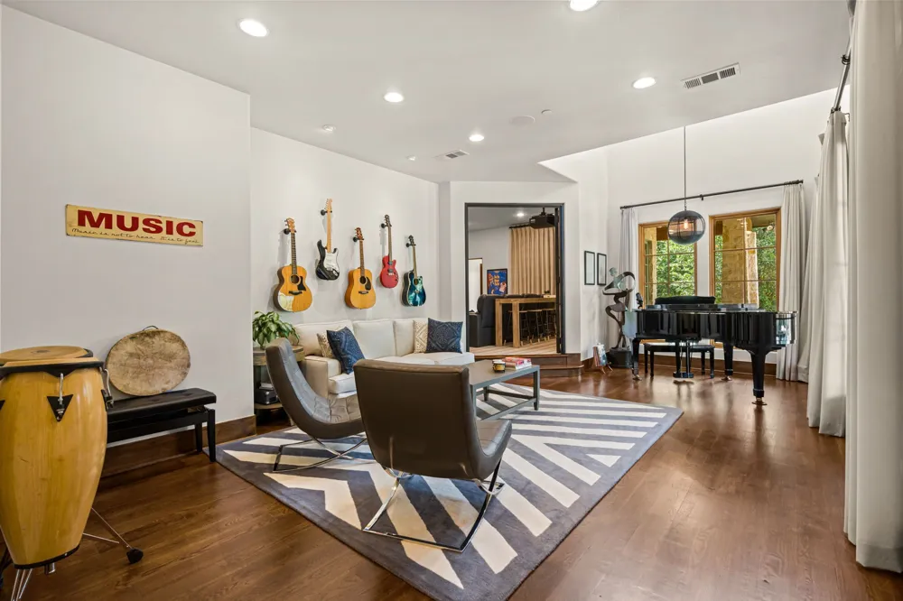 545 W Highland Street Southlake, TX 76092