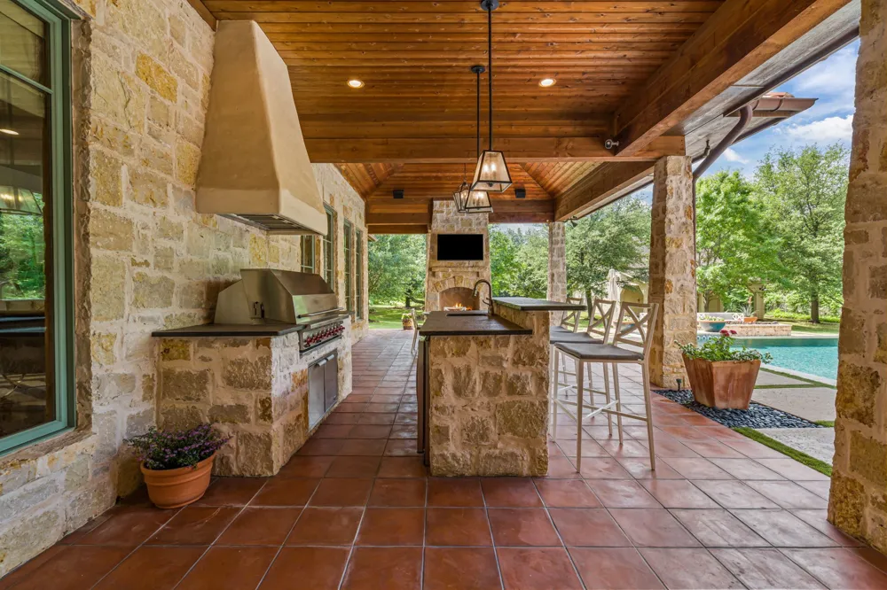 545 W Highland Street Southlake, TX 76092