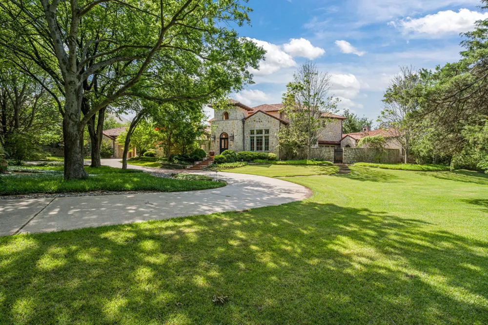 545 W Highland Street Southlake, TX 76092