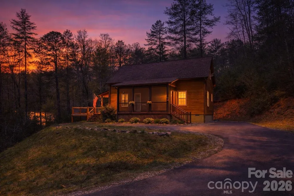 138 Hubbell Lane Robbinsville, NC 28771