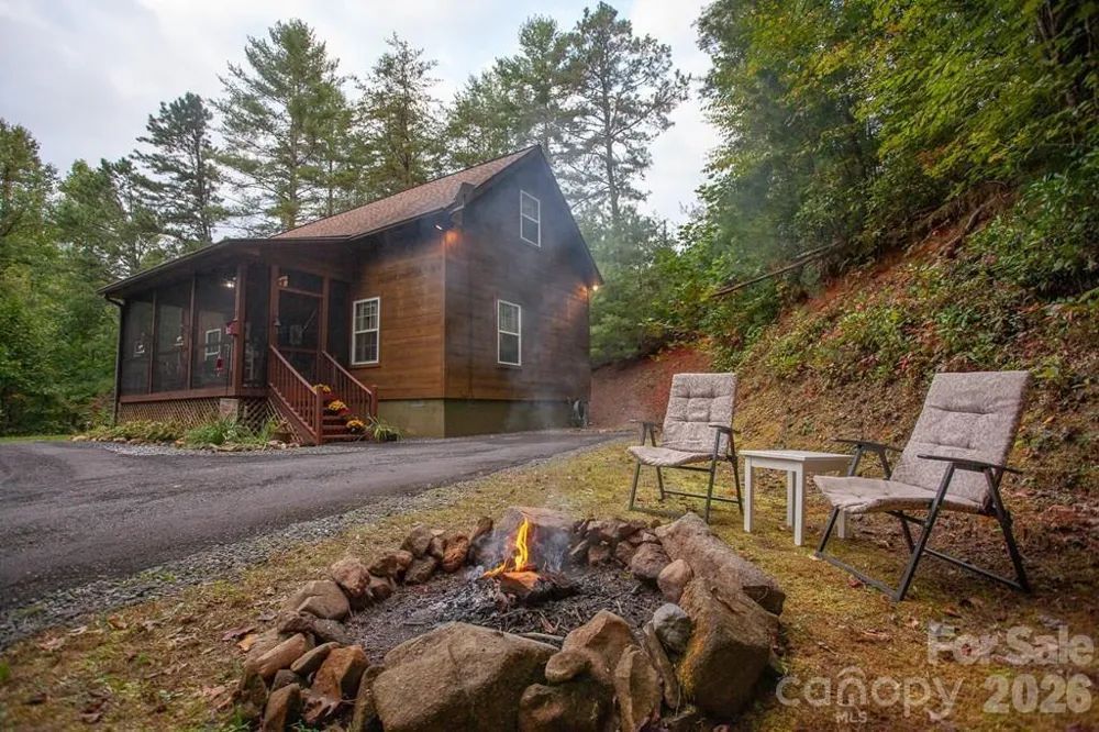 138 Hubbell Lane Robbinsville, NC 28771