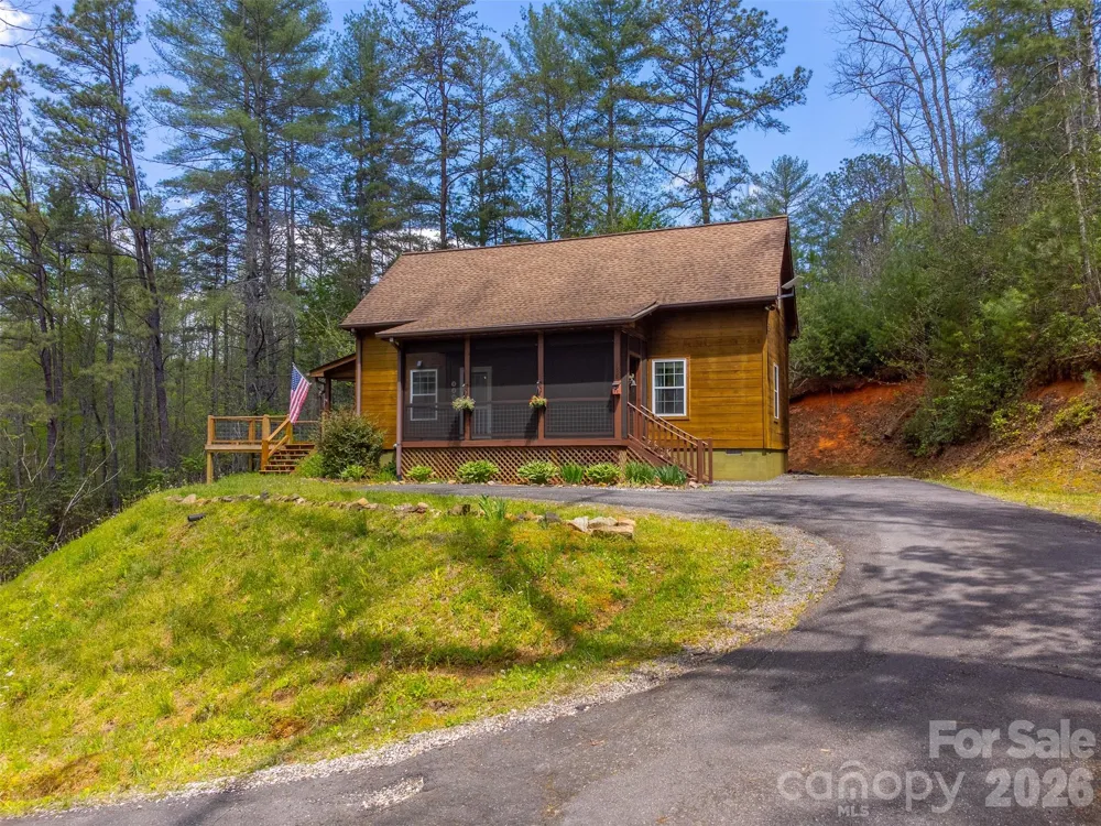 138 Hubbell Lane Robbinsville, NC 28771