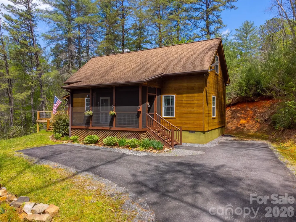138 Hubbell Lane Robbinsville, NC 28771