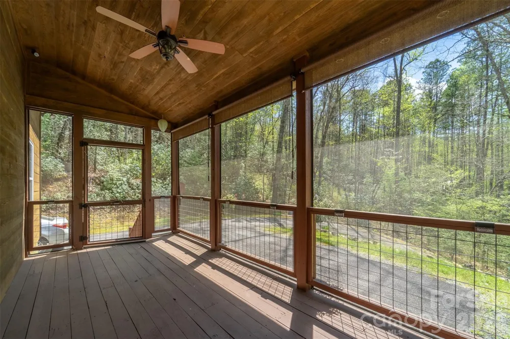 138 Hubbell Lane Robbinsville, NC 28771