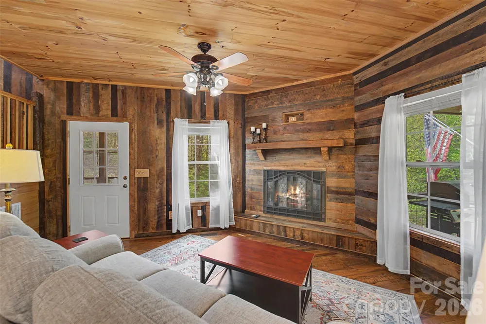 138 Hubbell Lane Robbinsville, NC 28771