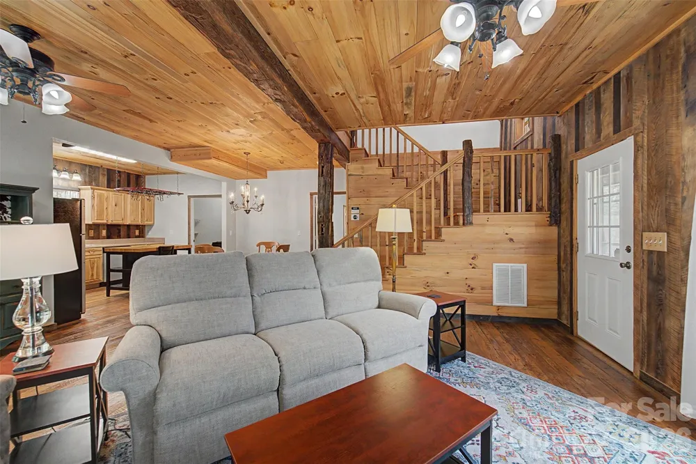 138 Hubbell Lane Robbinsville, NC 28771