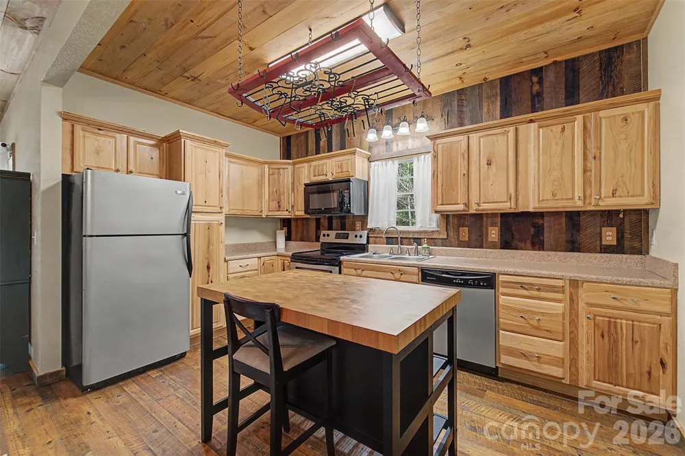 138 Hubbell Lane Robbinsville, NC 28771