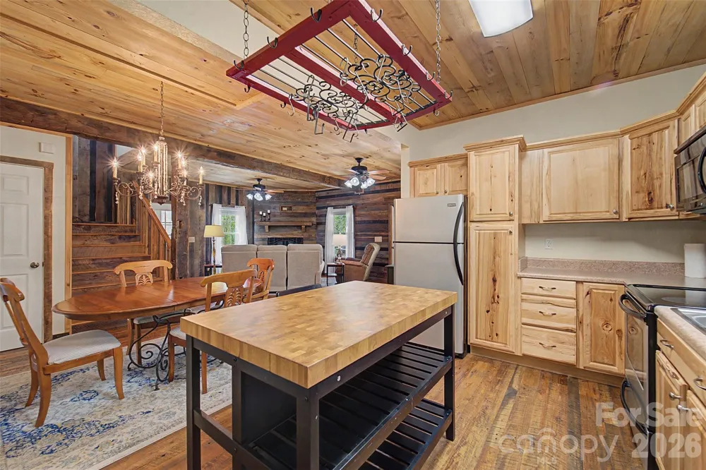 138 Hubbell Lane Robbinsville, NC 28771