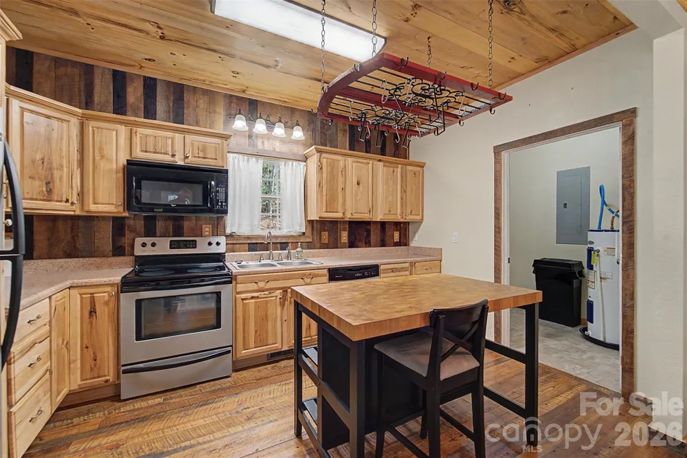 138 Hubbell Lane Robbinsville, NC 28771