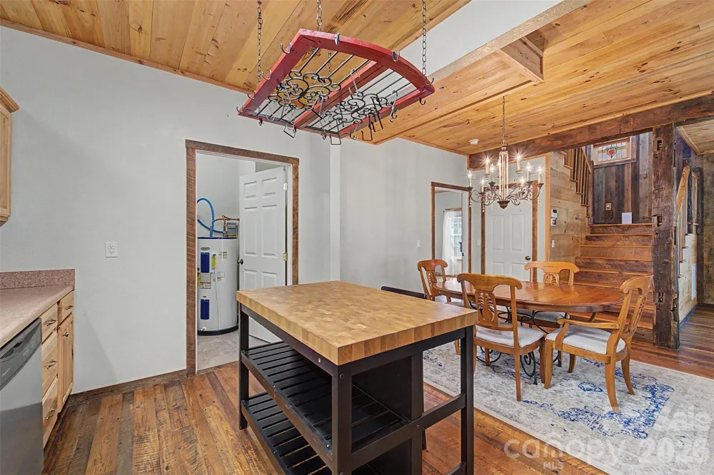 138 Hubbell Lane Robbinsville, NC 28771