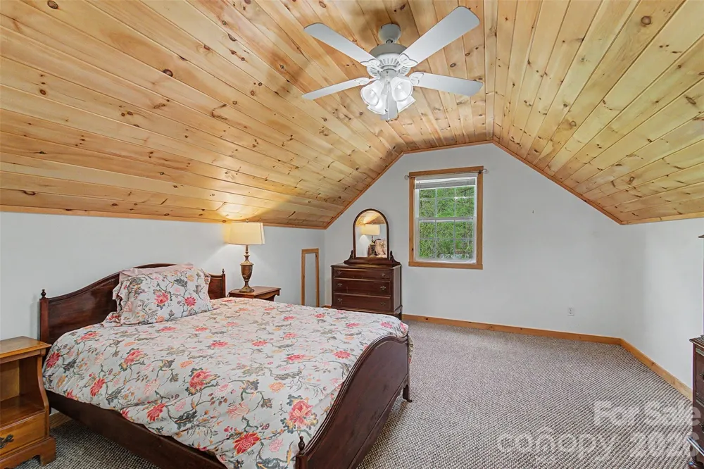 138 Hubbell Lane Robbinsville, NC 28771