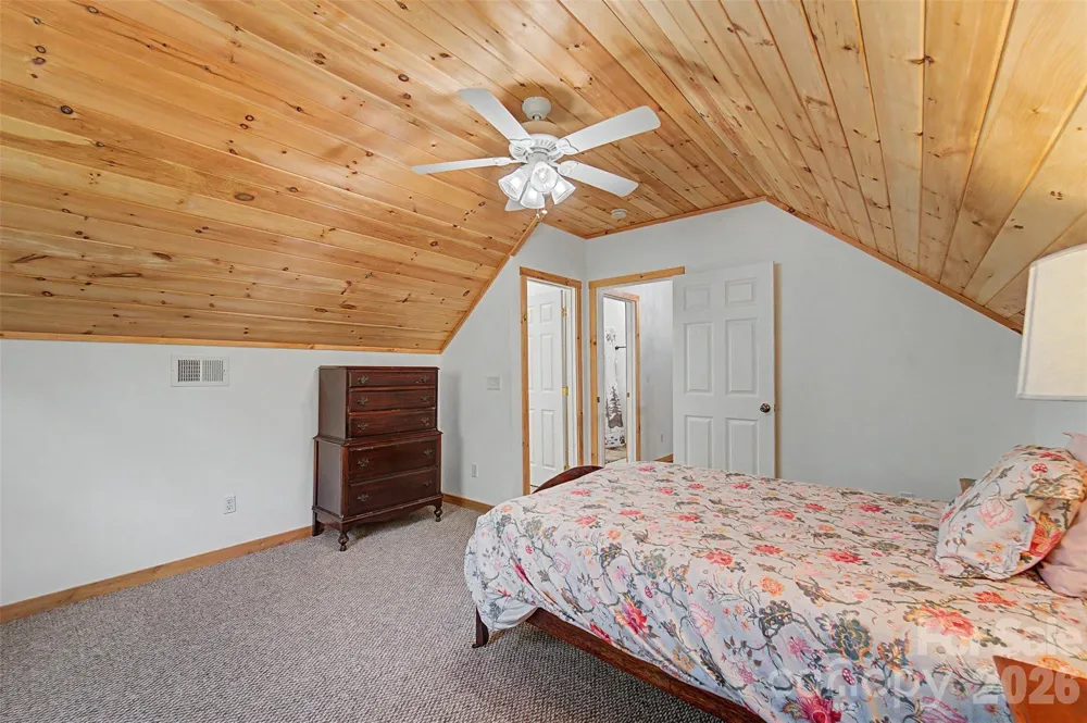 138 Hubbell Lane Robbinsville, NC 28771