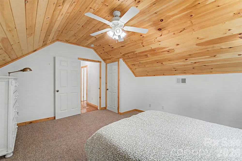 138 Hubbell Lane Robbinsville, NC 28771