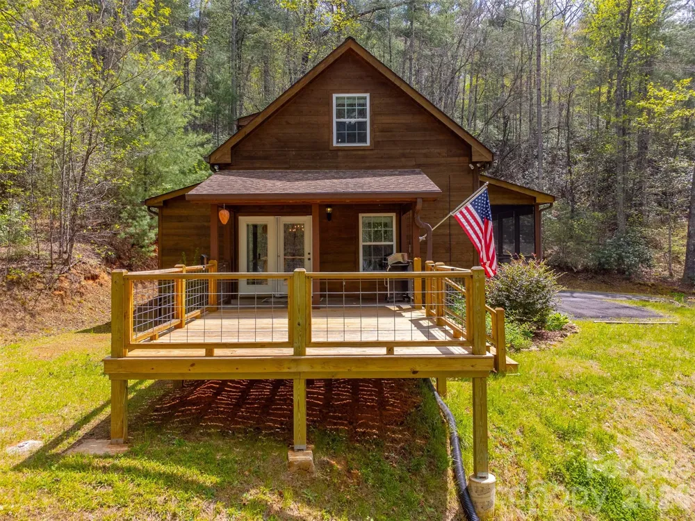 138 Hubbell Lane Robbinsville, NC 28771