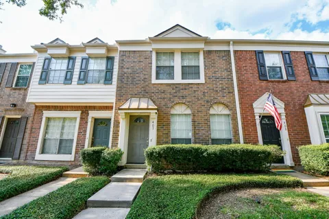 2930 Grants Lake Boulevard #407