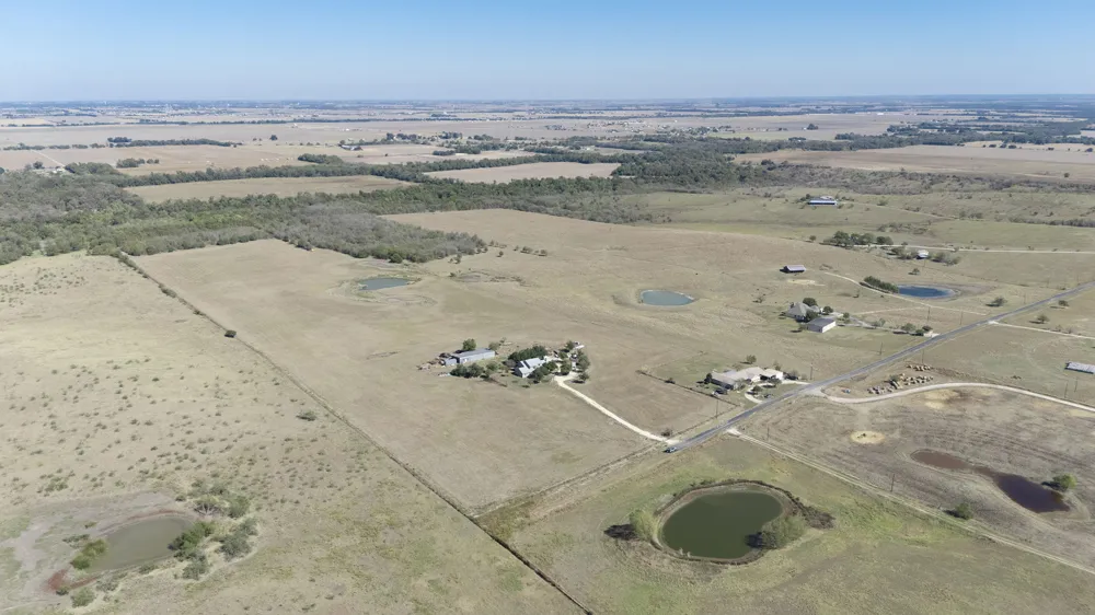 20181 Janak Road Coupland, TX 78615