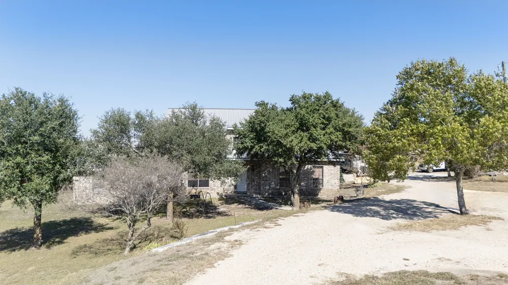 20181 Janak Road Coupland, TX 78615