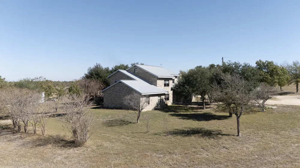 20181 Janak Road Coupland, TX 78615