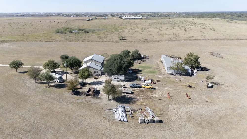 20181 Janak Road Coupland, TX 78615
