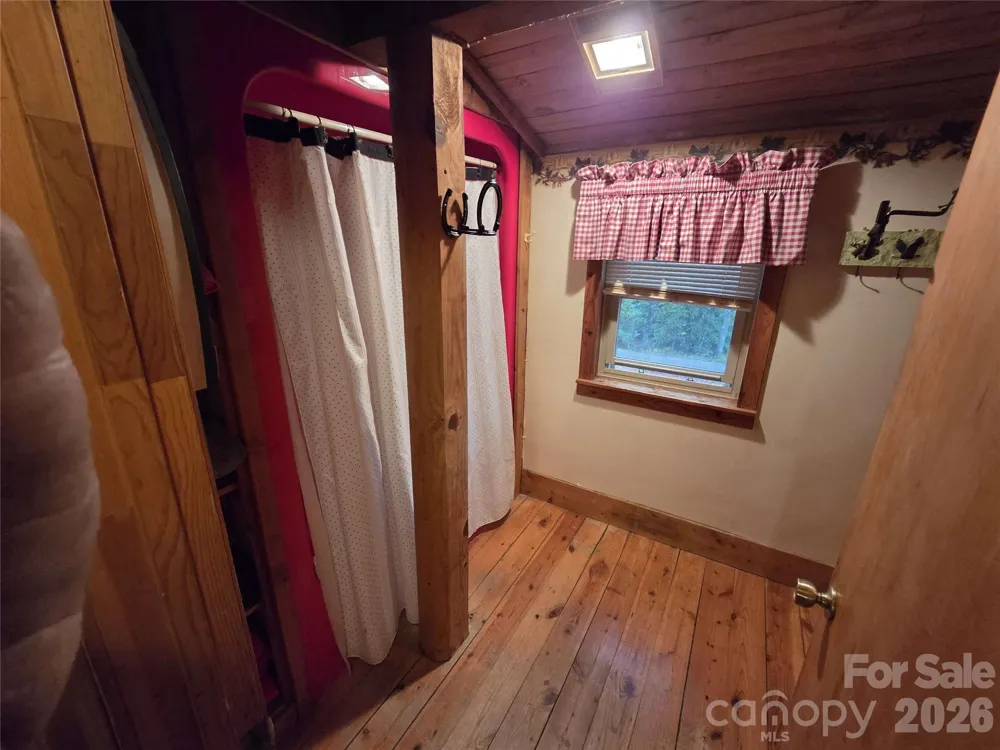 692 Buck Hill Road Newland, NC 28657