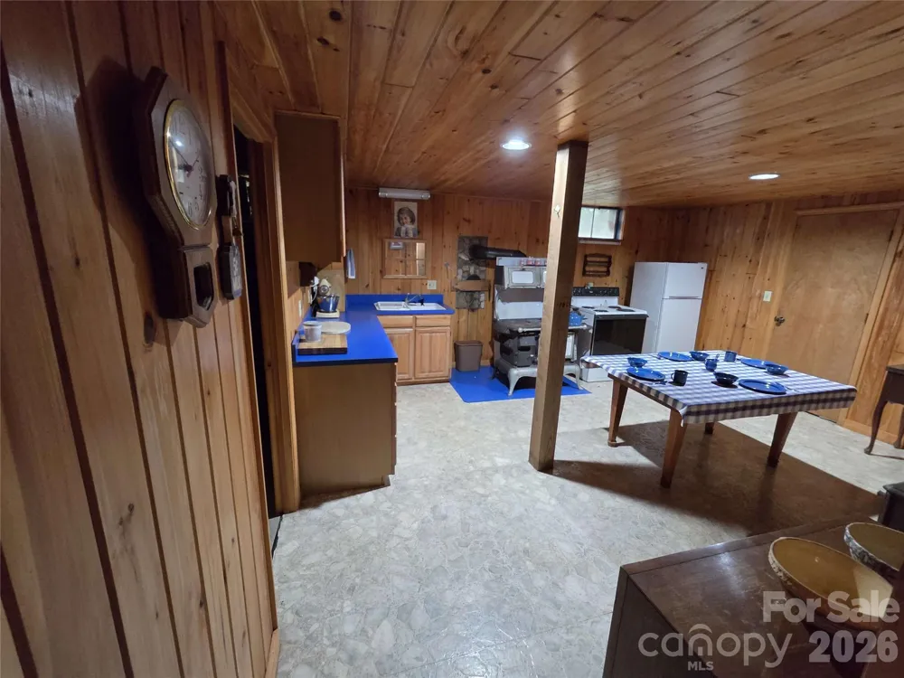 692 Buck Hill Road Newland, NC 28657