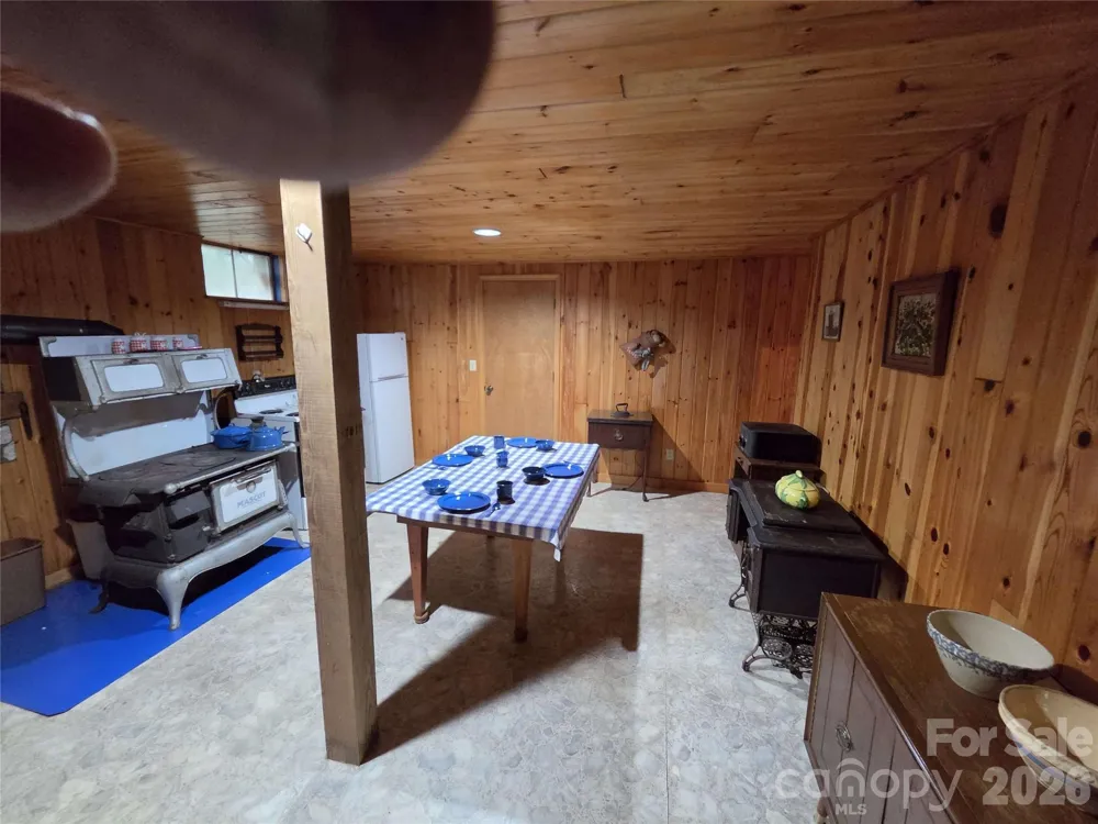 692 Buck Hill Road Newland, NC 28657