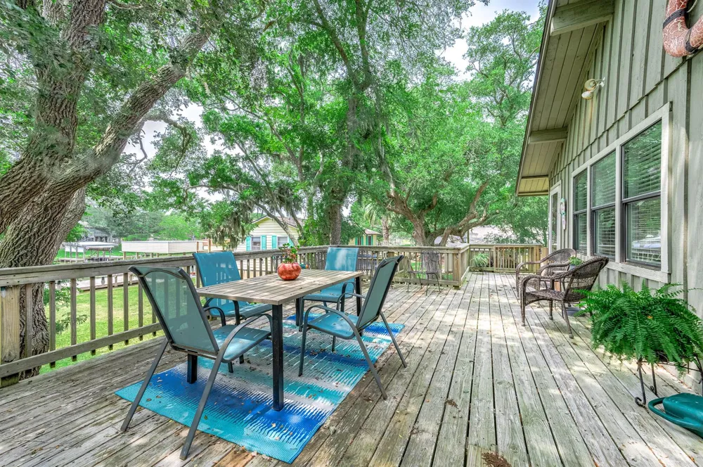 142 Private Road 652 Sargent, TX 77414