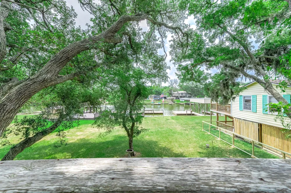 142 Private Road 652 Sargent, TX 77414