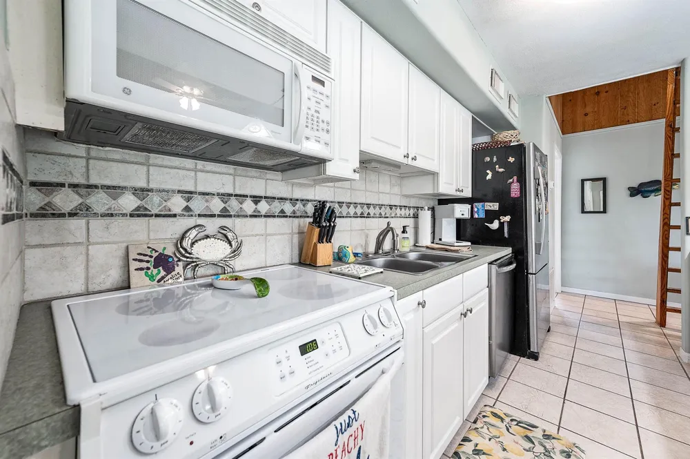 142 Private Road 652 Sargent, TX 77414