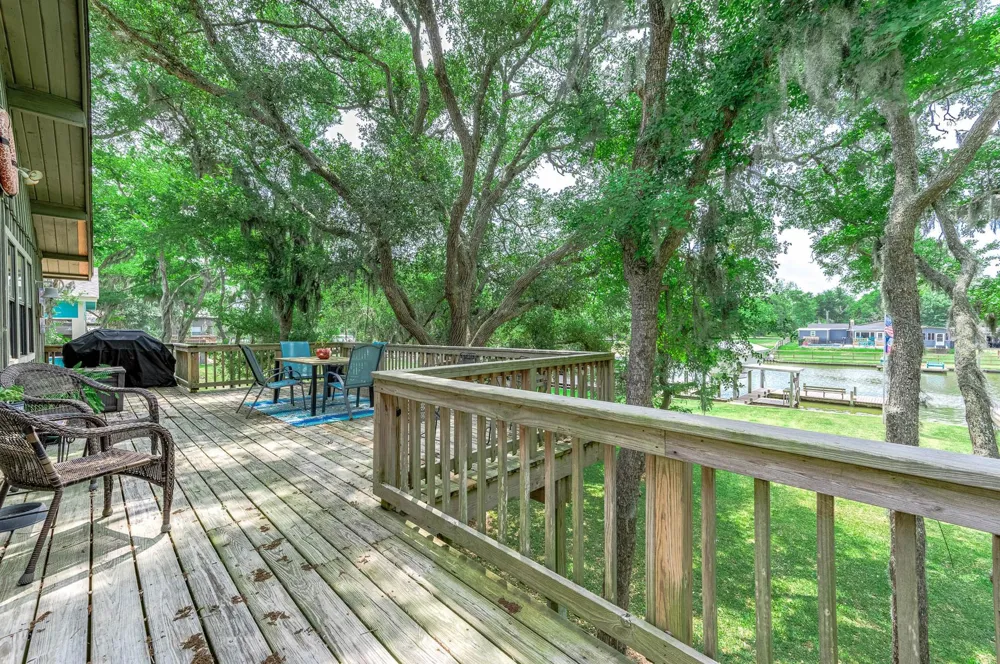 142 Private Road 652 Sargent, TX 77414