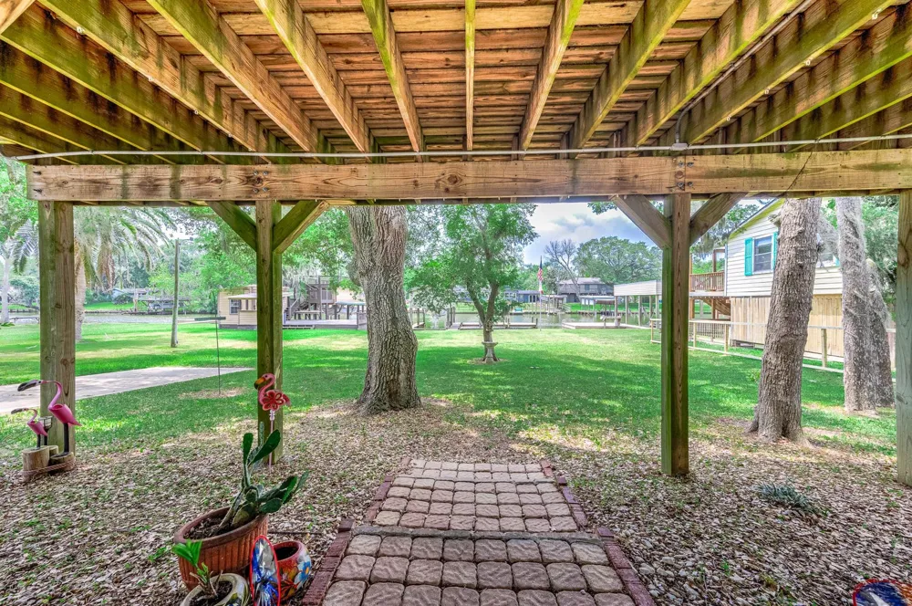 142 Private Road 652 Sargent, TX 77414
