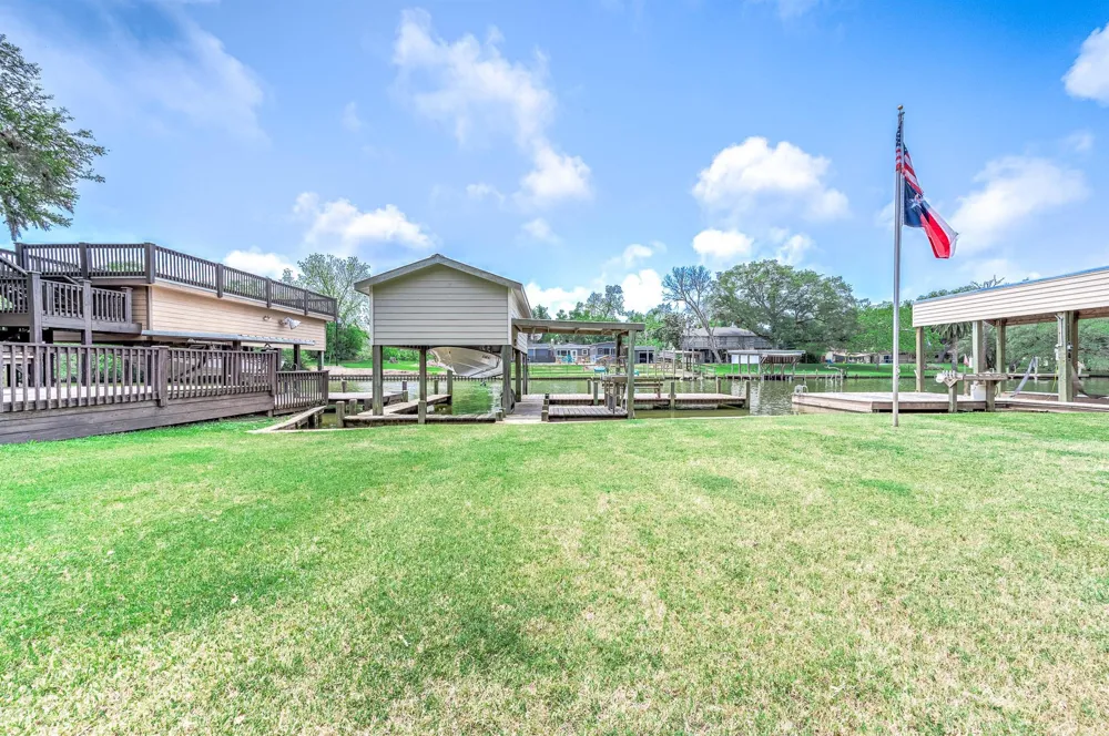 142 Private Road 652 Sargent, TX 77414