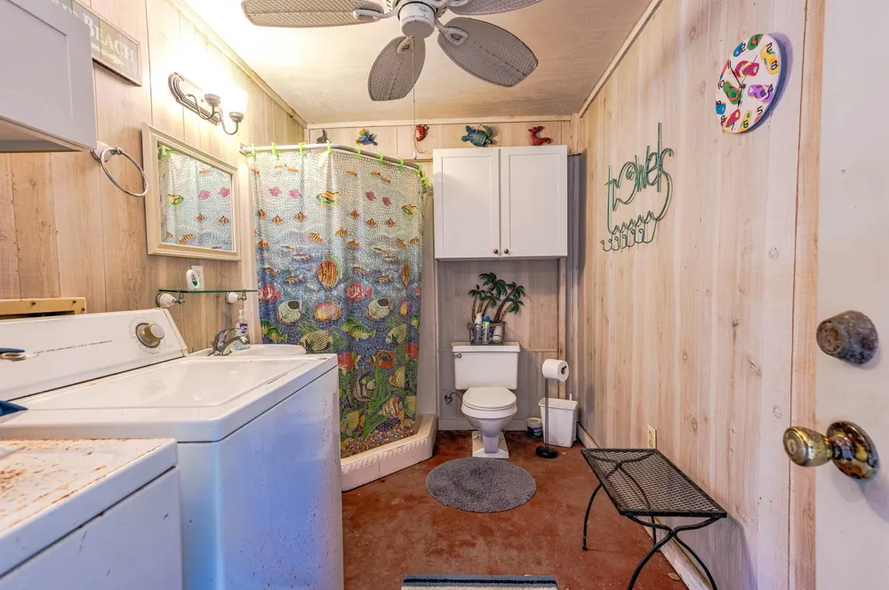 142 Private Road 652 Sargent, TX 77414