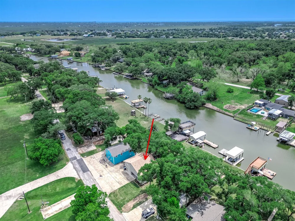 142 Private Road 652 Sargent, TX 77414