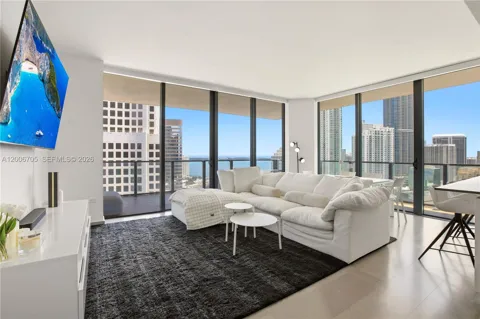 68 SE 6th St #2701