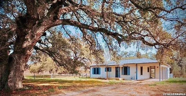 149 carroll Poth, TX 78147