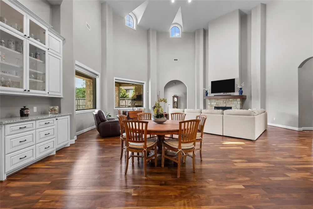 2080 Wilderness Trail Friendswood, TX 77546