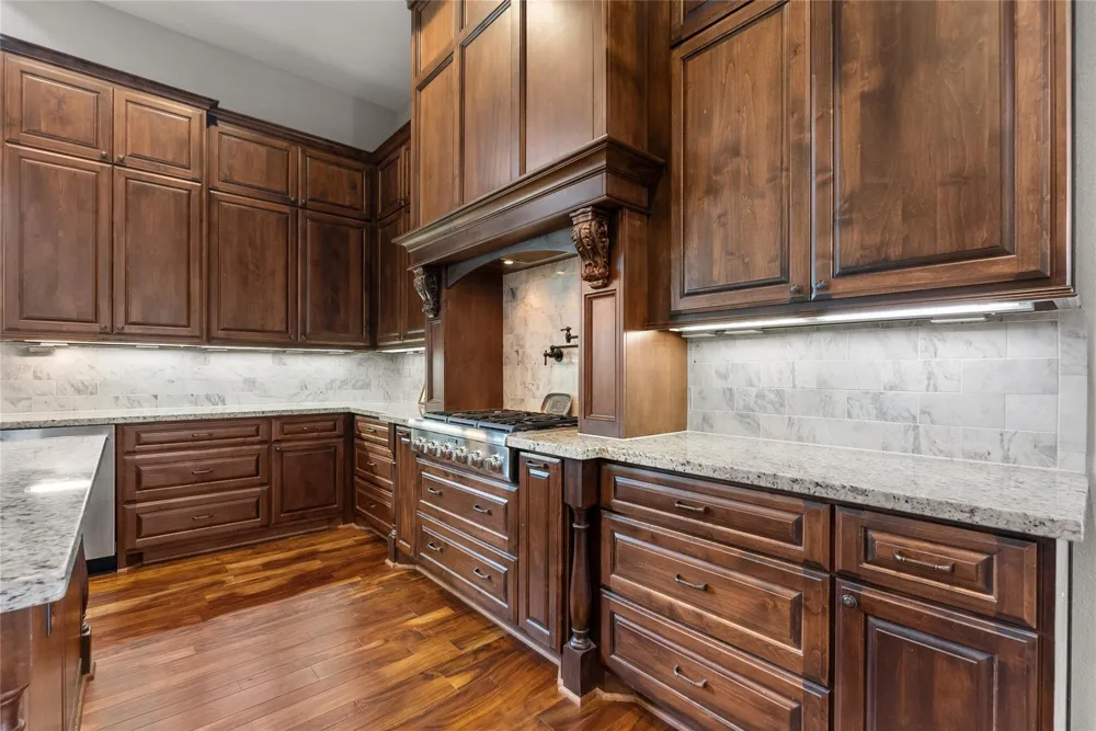 2080 Wilderness Trail Friendswood, TX 77546