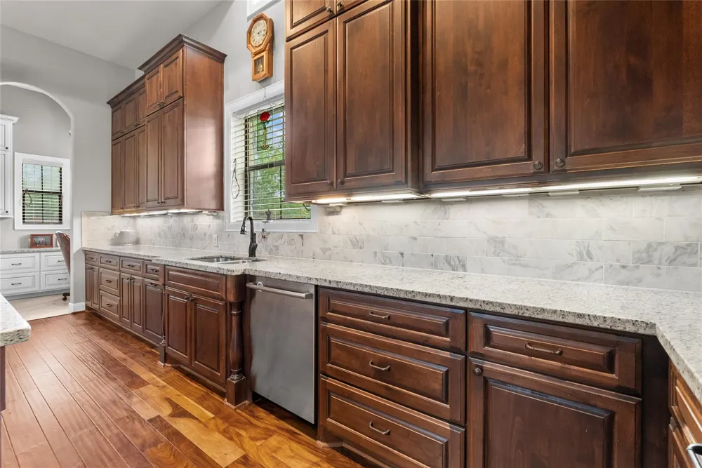 2080 Wilderness Trail Friendswood, TX 77546