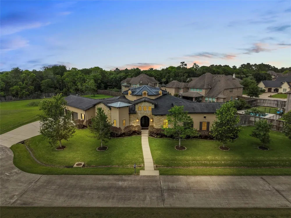 2080 Wilderness Trail Friendswood, TX 77546