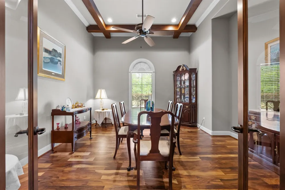 2080 Wilderness Trail Friendswood, TX 77546