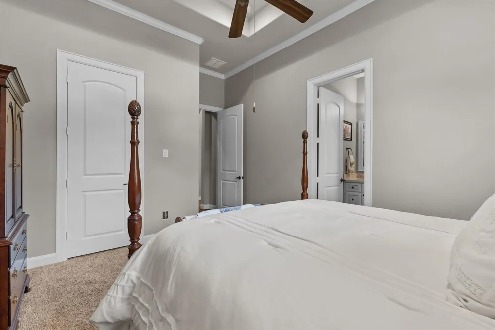 2080 Wilderness Trail Friendswood, TX 77546