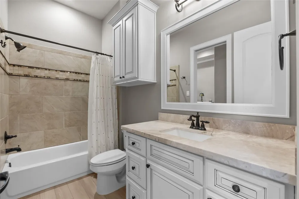 2080 Wilderness Trail Friendswood, TX 77546