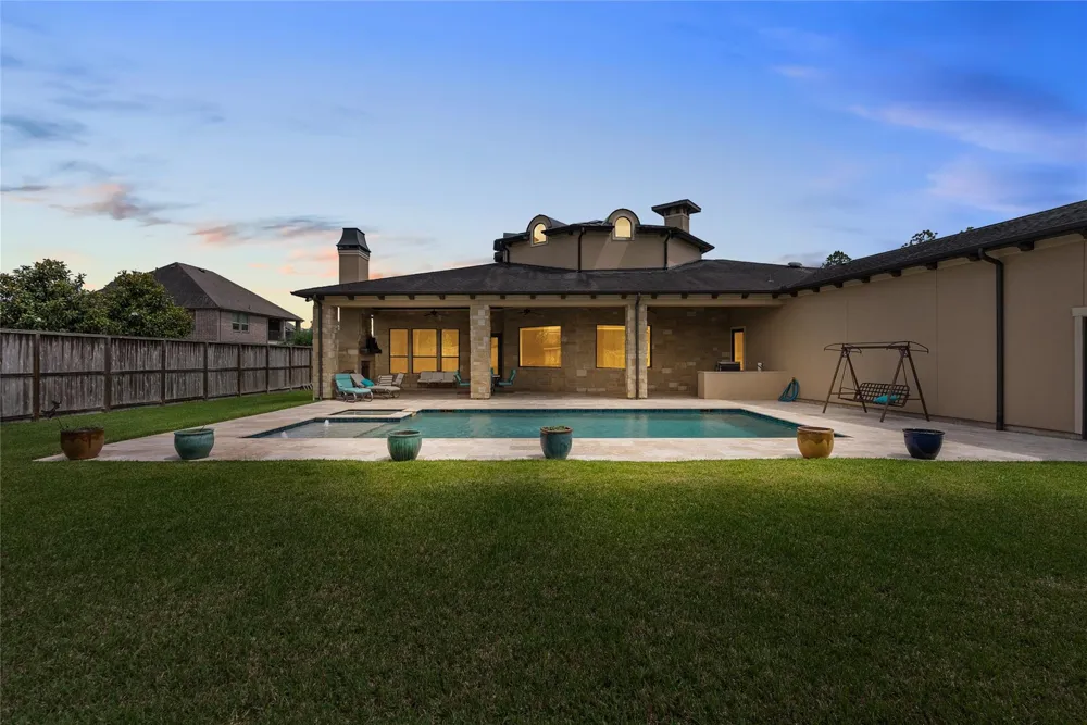 2080 Wilderness Trail Friendswood, TX 77546