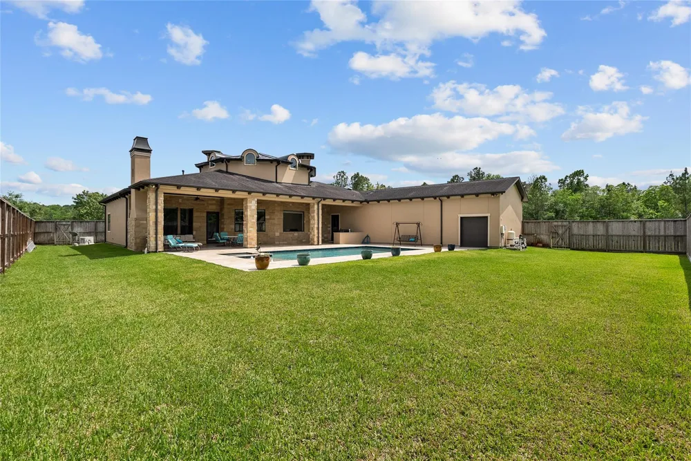 2080 Wilderness Trail Friendswood, TX 77546